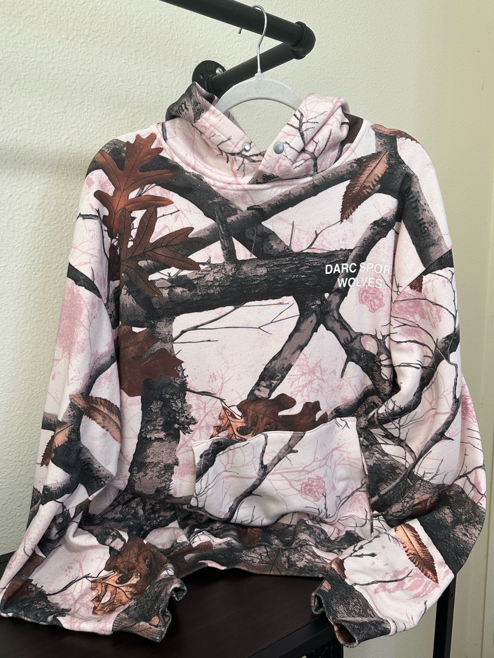 DARC SPORT WOLVES "PIERCE" PINK CAMO HOODIE - Picture 3 of 7